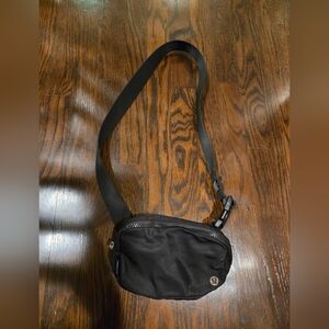 Lululemon Everywhere Crossbody Bag